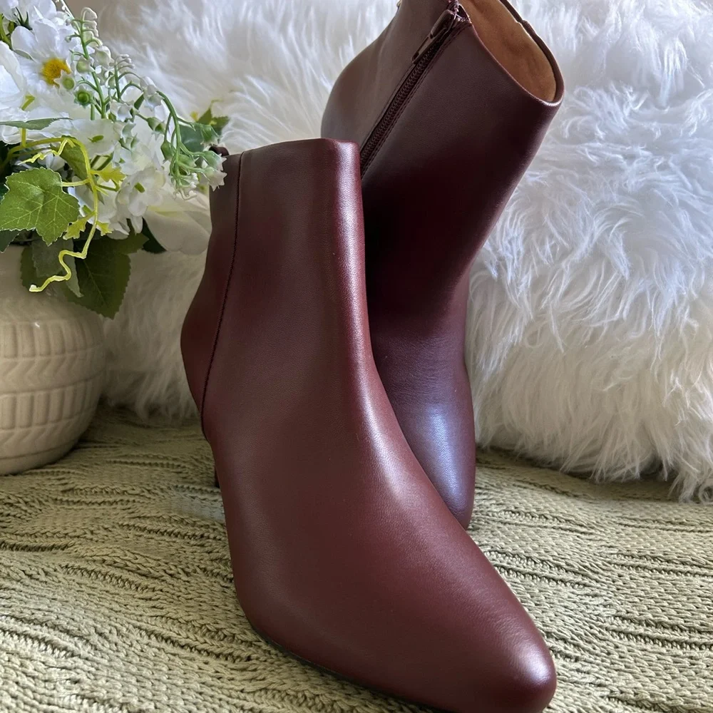 Life Stride Women's Burgundy Ankle Booties